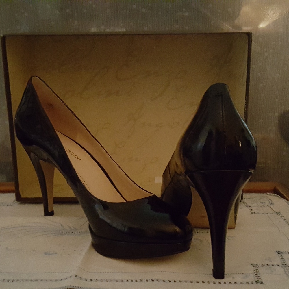 7.5 M Enzo Angiolini Beautiful Black Pat Heels